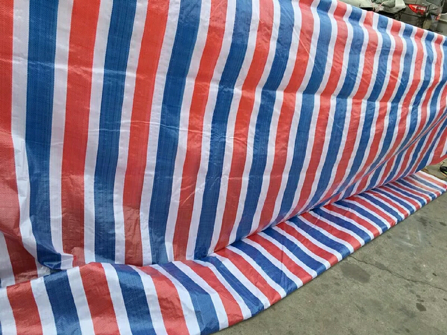 国内彩条布在建筑行业发挥重大作用 - 沈阳益得纺塑业有限公司